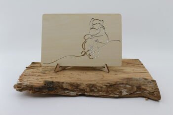 Houten kaart zus met baby
